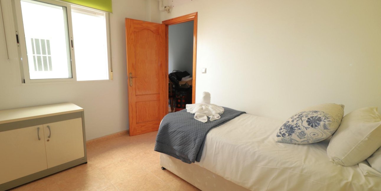 Resale - Apartment / flat -
Torrevieja - Centro