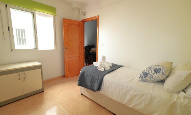 Resale - Apartment / flat -
Torrevieja - Centro