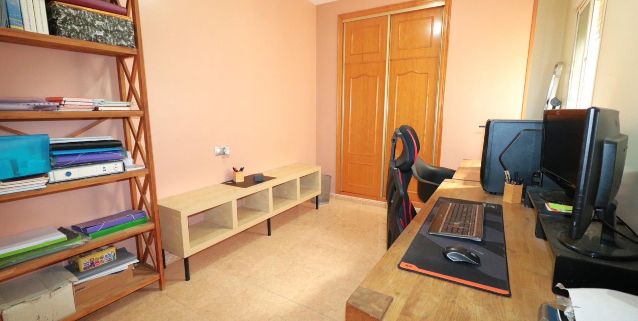 Resale - Apartment / flat -
Torrevieja - Centro