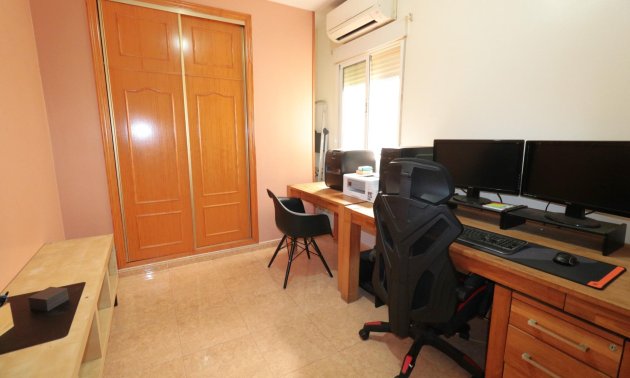 Resale - Apartment / flat -
Torrevieja - Centro