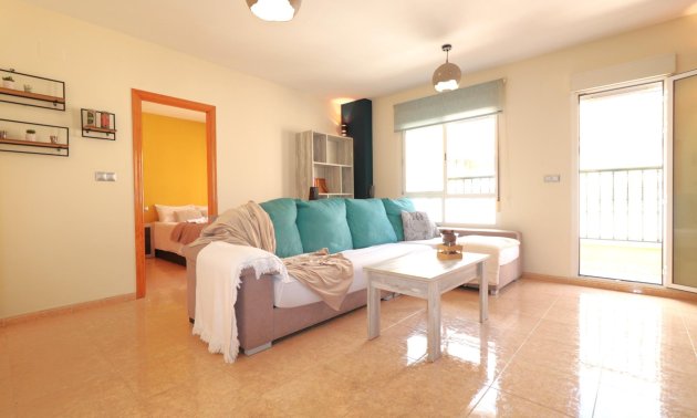 Resale - Apartment / flat -
Torrevieja - Centro