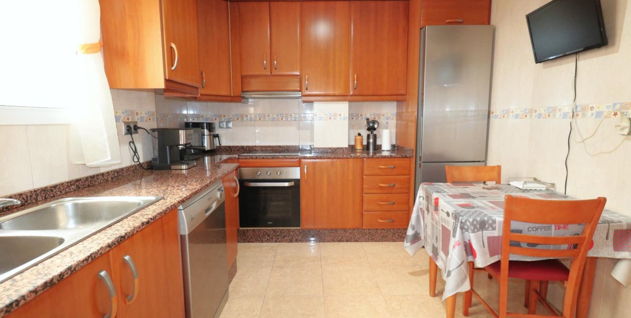 Resale - Apartment / flat -
Torrevieja - Centro