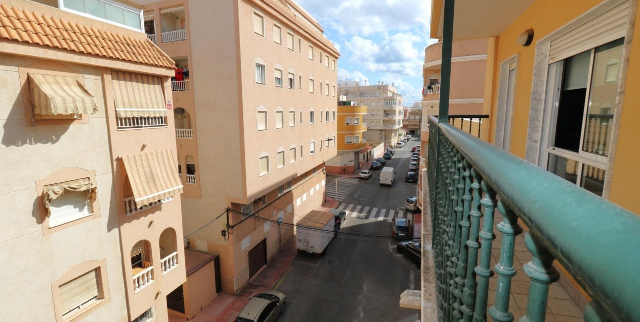 Resale - Apartment / flat -
Torrevieja - Centro