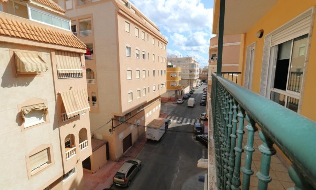 Resale - Apartment / flat -
Torrevieja - Centro