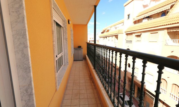 Resale - Apartment / flat -
Torrevieja - Centro