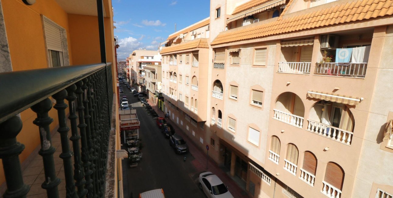 Resale - Apartment / flat -
Torrevieja - Centro