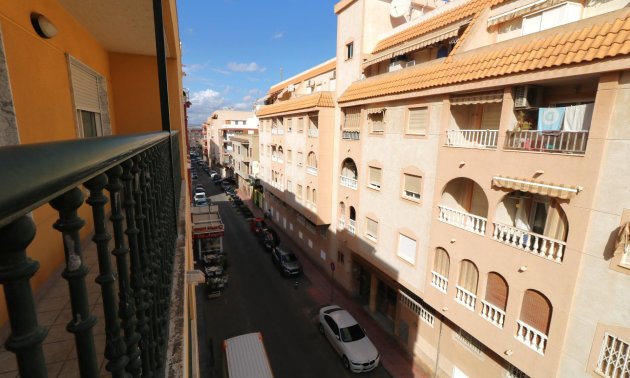 Resale - Apartment / flat -
Torrevieja - Centro