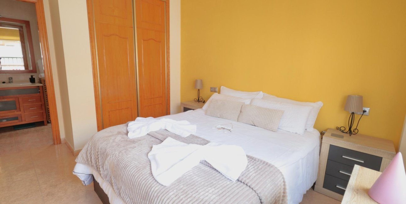 Resale - Apartment / flat -
Torrevieja - Centro