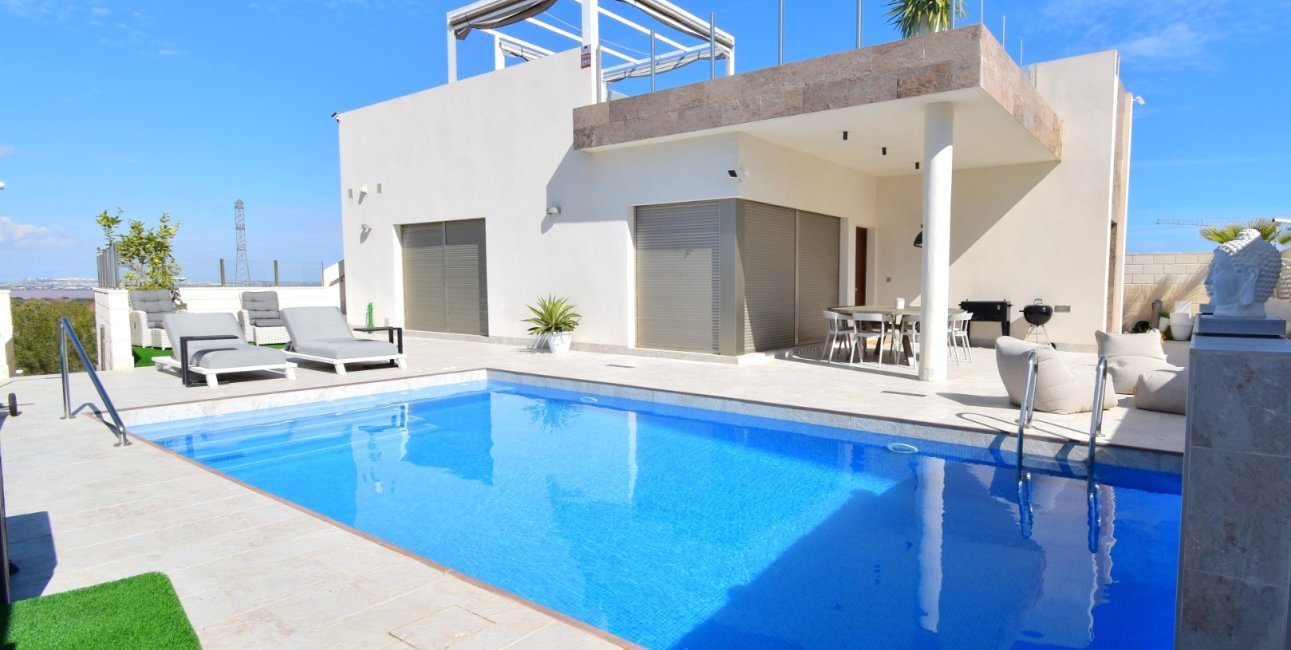 Resale - Villa -
Orihuela Costa - Villamartin