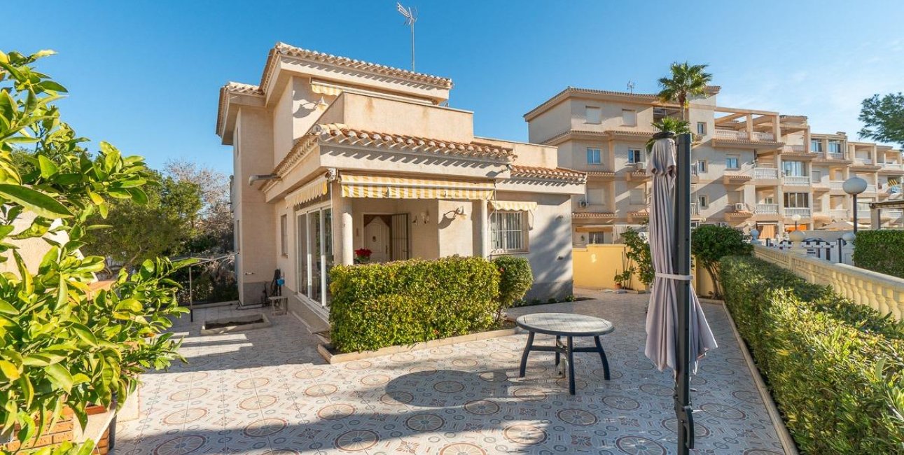 Reventa - Villa -
Orihuela Costa - Playa Flamenca