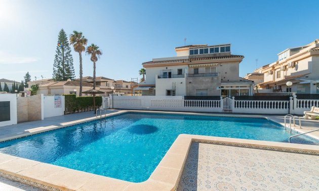 Reventa - Villa -
Orihuela Costa - Playa Flamenca