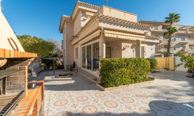 Reventa - Villa -
Orihuela Costa - Playa Flamenca