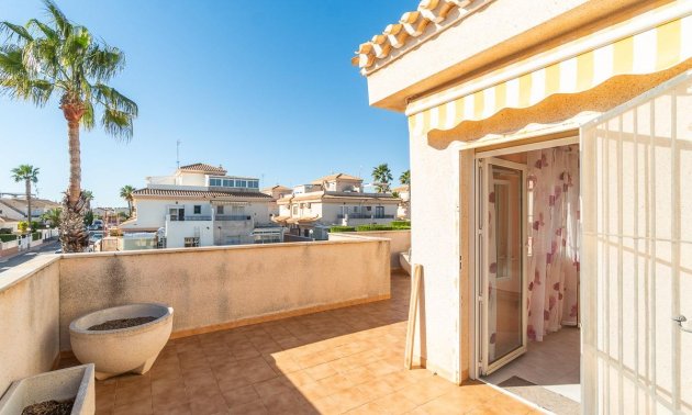 Reventa - Villa -
Orihuela Costa - Playa Flamenca