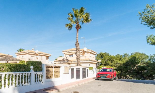 Reventa - Villa -
Orihuela Costa - Playa Flamenca