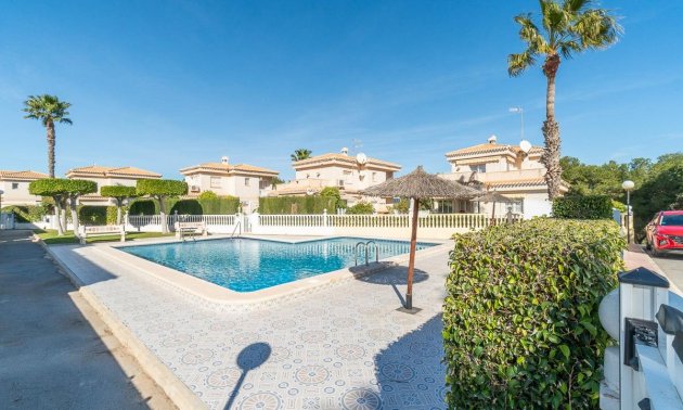 Reventa - Villa -
Orihuela Costa - Playa Flamenca