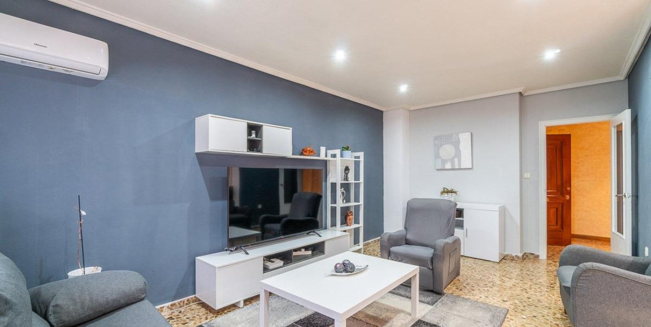 Resale - Apartment / flat -
Torrevieja - Centro