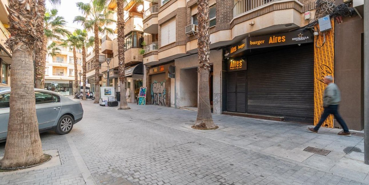 Resale - Apartment / flat -
Torrevieja - Centro