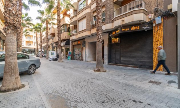 Resale - Apartment / flat -
Torrevieja - Centro