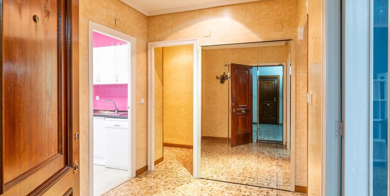 Resale - Apartment / flat -
Torrevieja - Centro