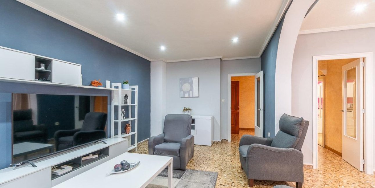 Resale - Apartment / flat -
Torrevieja - Centro