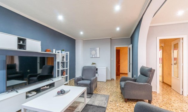 Resale - Apartment / flat -
Torrevieja - Centro