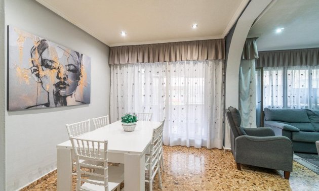 Resale - Apartment / flat -
Torrevieja - Centro