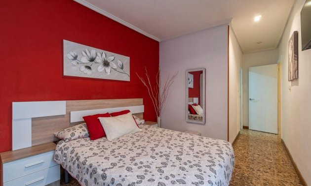 Resale - Apartment / flat -
Torrevieja - Centro