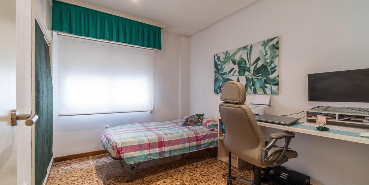 Resale - Apartment / flat -
Torrevieja - Centro