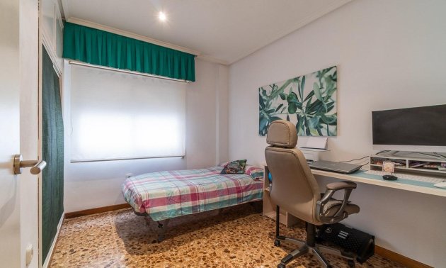 Resale - Apartment / flat -
Torrevieja - Centro