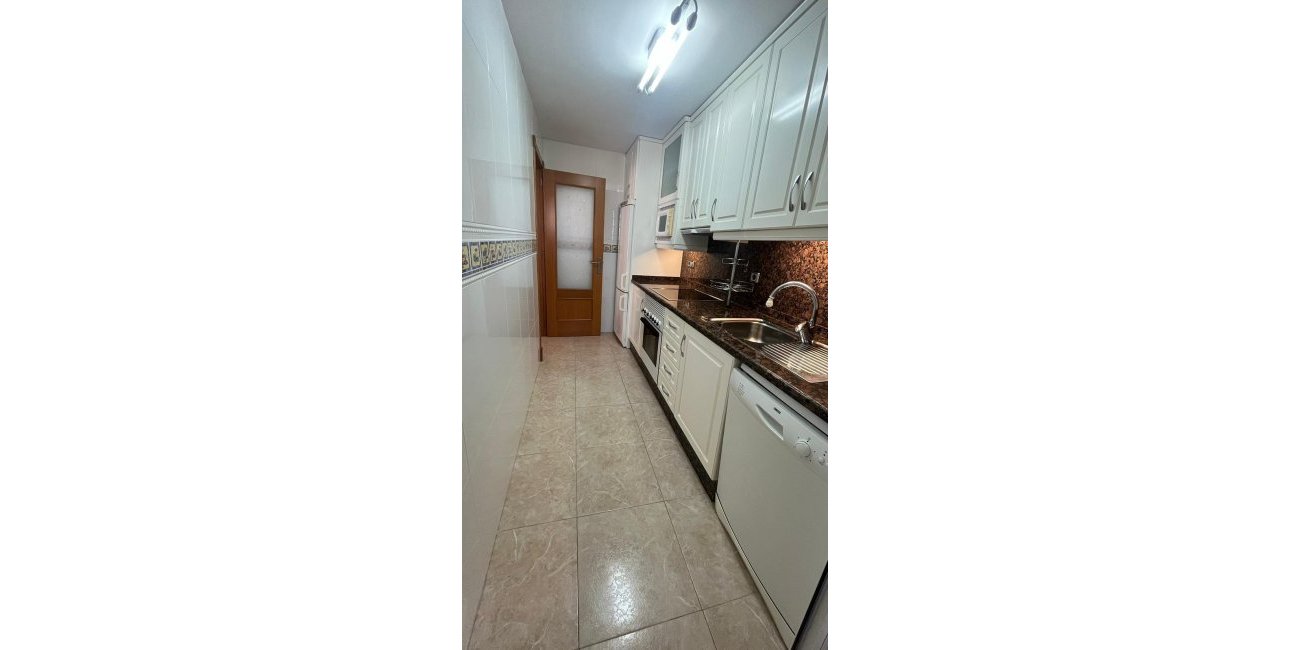 Reventa - Apartamento / piso -
Torrevieja - La Mata