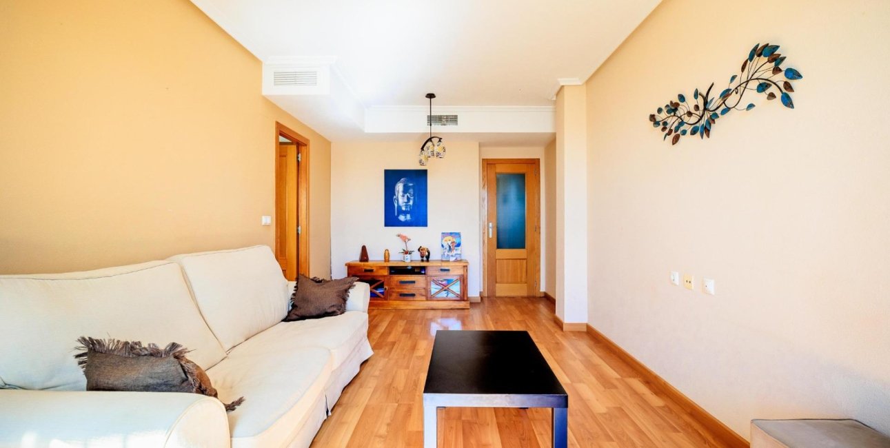 Resale - Apartment / flat -
Torrevieja - Centro