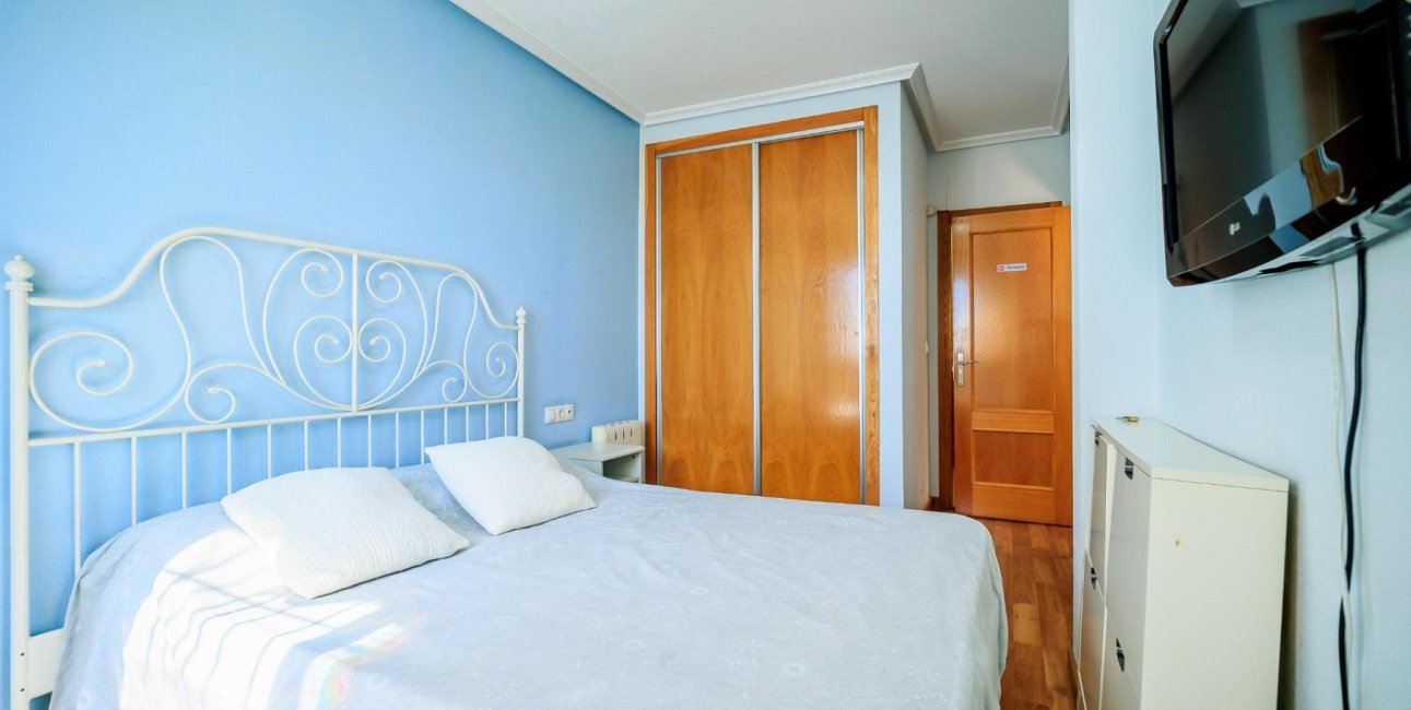 Resale - Apartment / flat -
Torrevieja - Centro