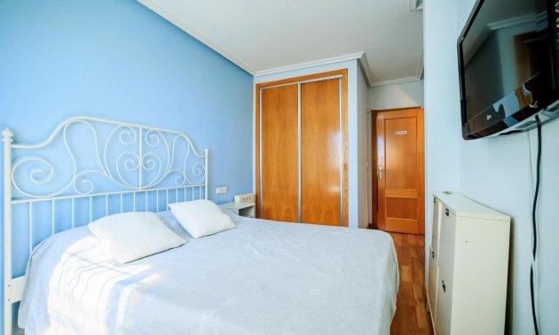 Resale - Apartment / flat -
Torrevieja - Centro