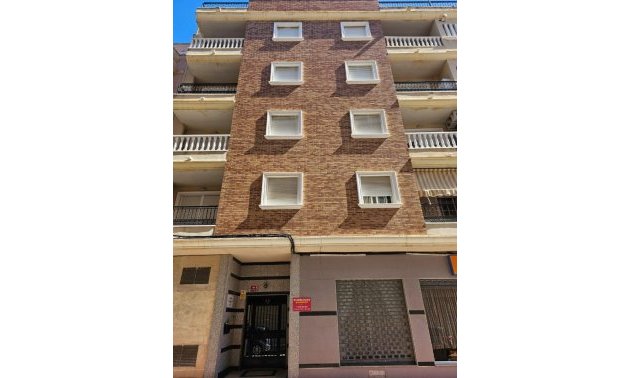 Resale - Apartment / flat -
Torrevieja - Centro