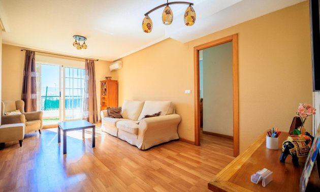 Resale - Apartment / flat -
Torrevieja - Centro