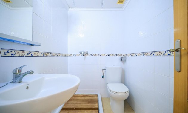 Resale - Apartment / flat -
Torrevieja - Centro