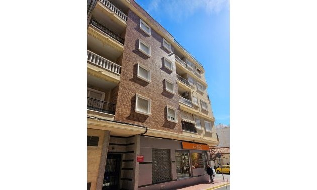 Resale - Apartment / flat -
Torrevieja - Centro