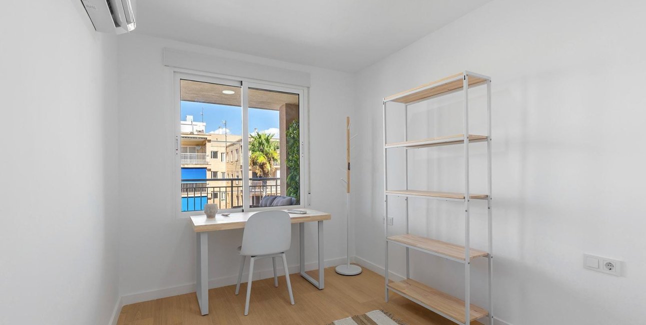 Reventa - Apartamento / piso -
Torrevieja - Playa de los Naufragos