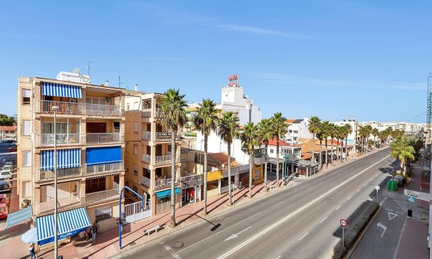 Reventa - Apartamento / piso -
Torrevieja - Playa de los Naufragos