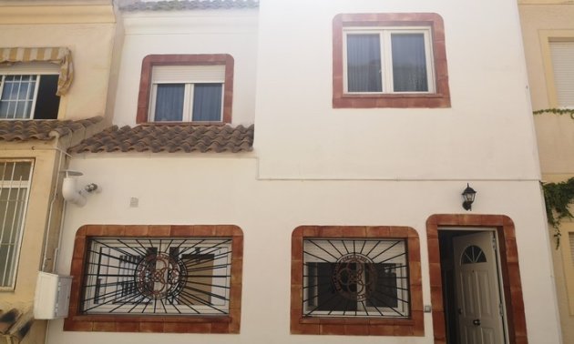 Resale - Townhouse -
Los Montesinos - Montesinos