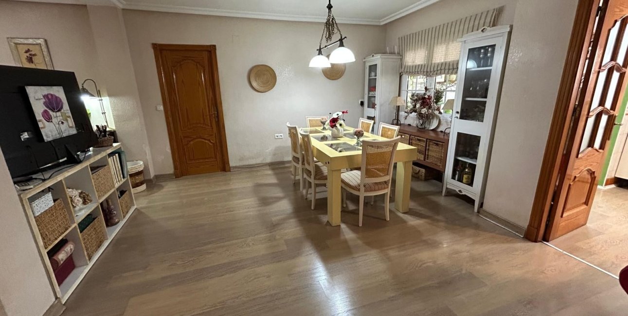 Rynek wtórny - Willa -
Montesinos - Los Montesinos