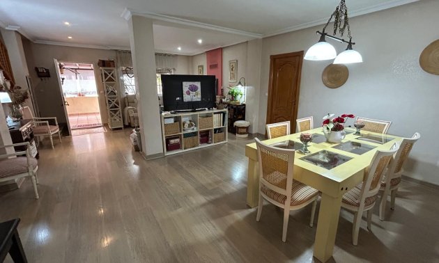 Rynek wtórny - Willa -
Montesinos - Los Montesinos