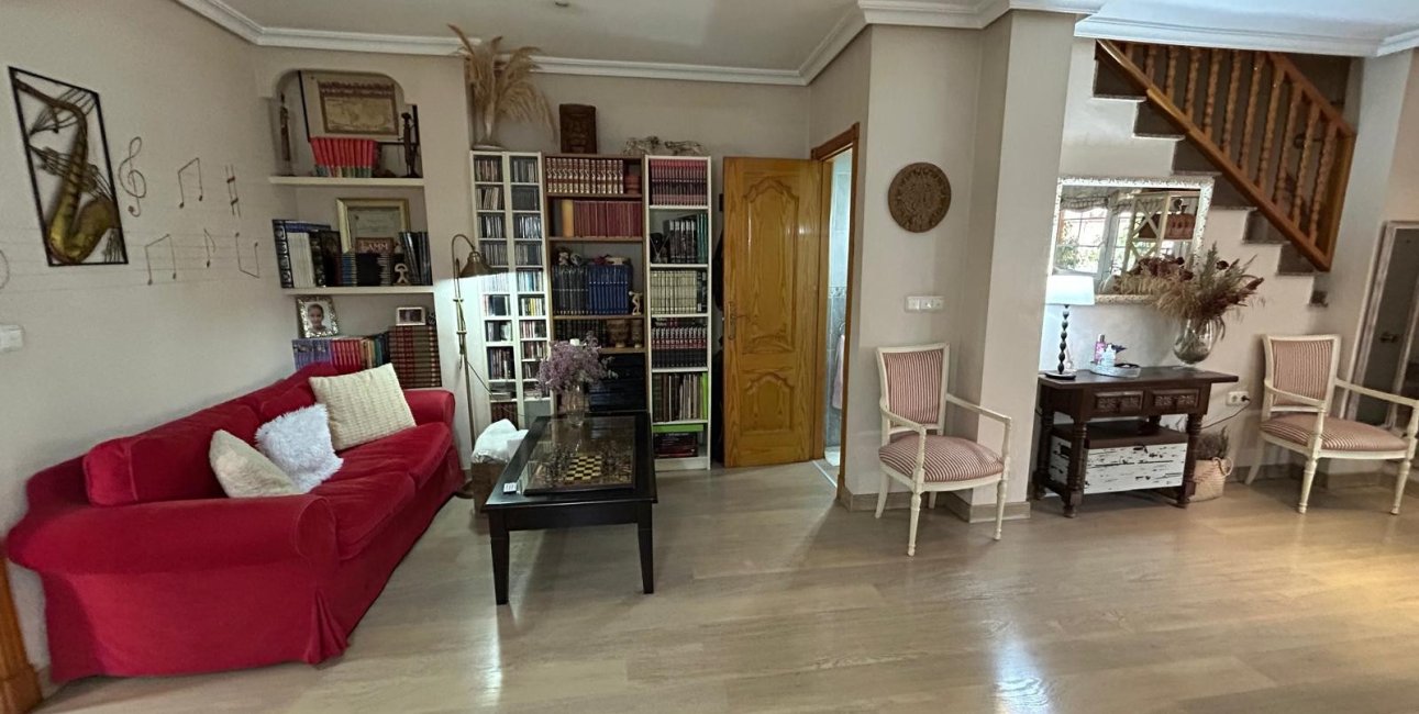 Rynek wtórny - Willa -
Montesinos - Los Montesinos