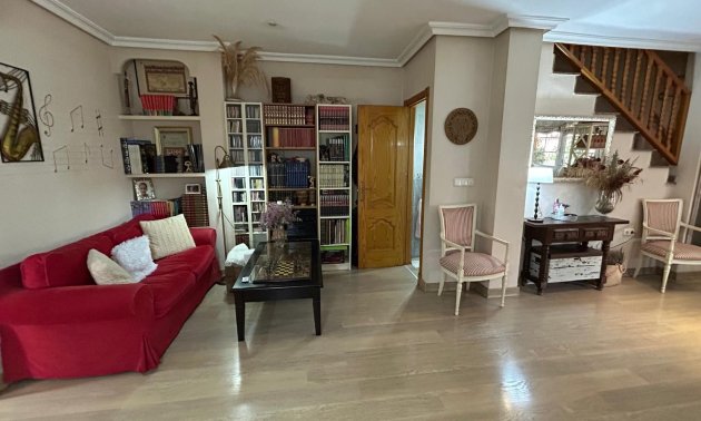 Rynek wtórny - Willa -
Montesinos - Los Montesinos