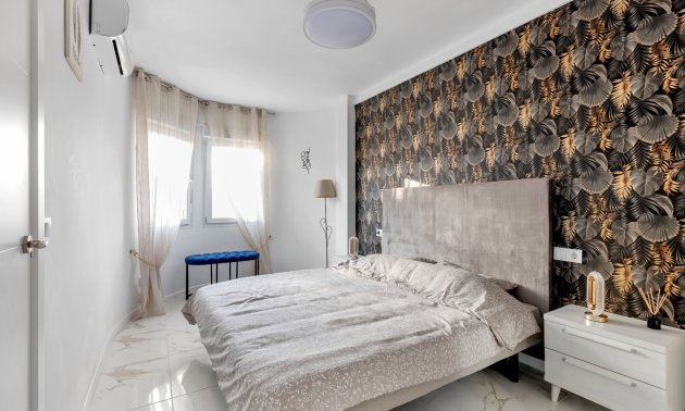 Reventa - Apartamento / piso -
Torrevieja - La Mata