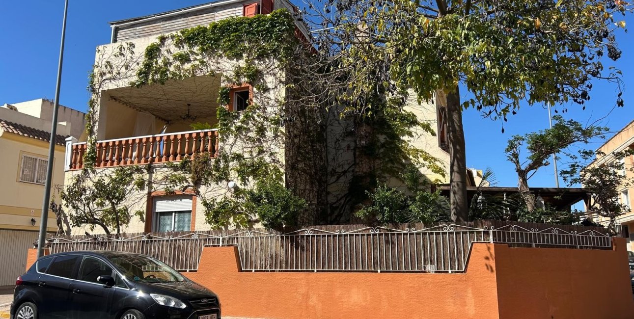 Rynek wtórny - Willa -
Montesinos - Los Montesinos