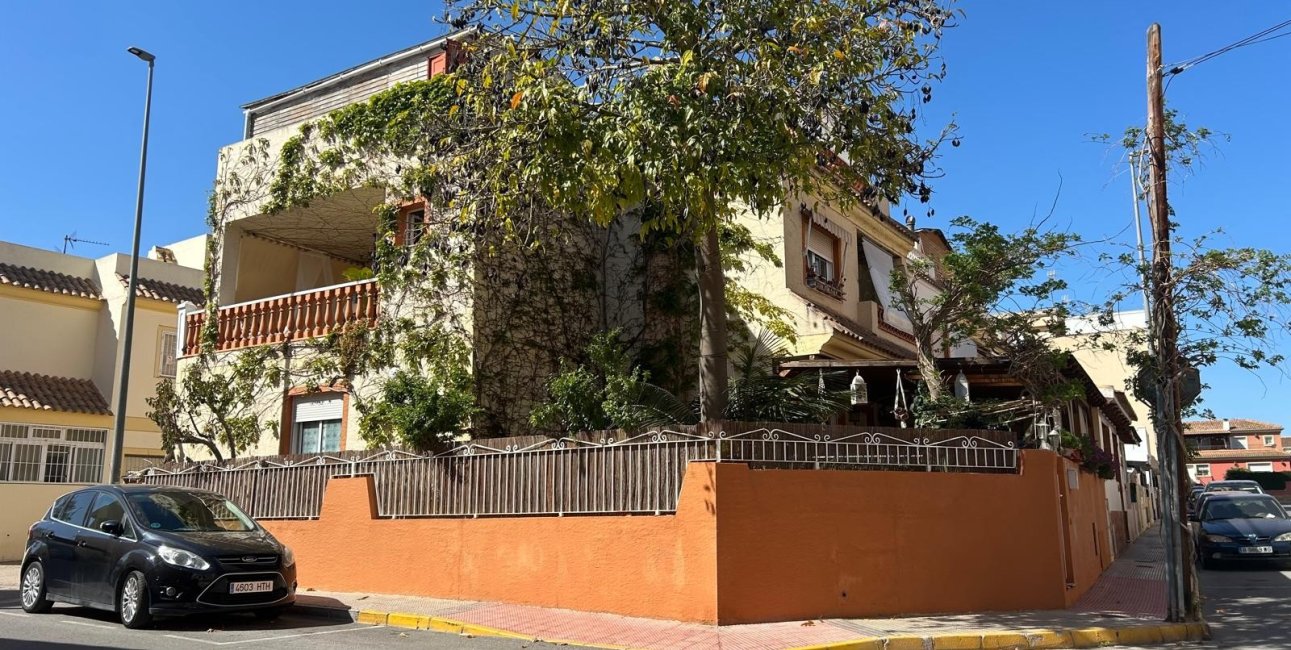 Rynek wtórny - Willa -
Montesinos - Los Montesinos