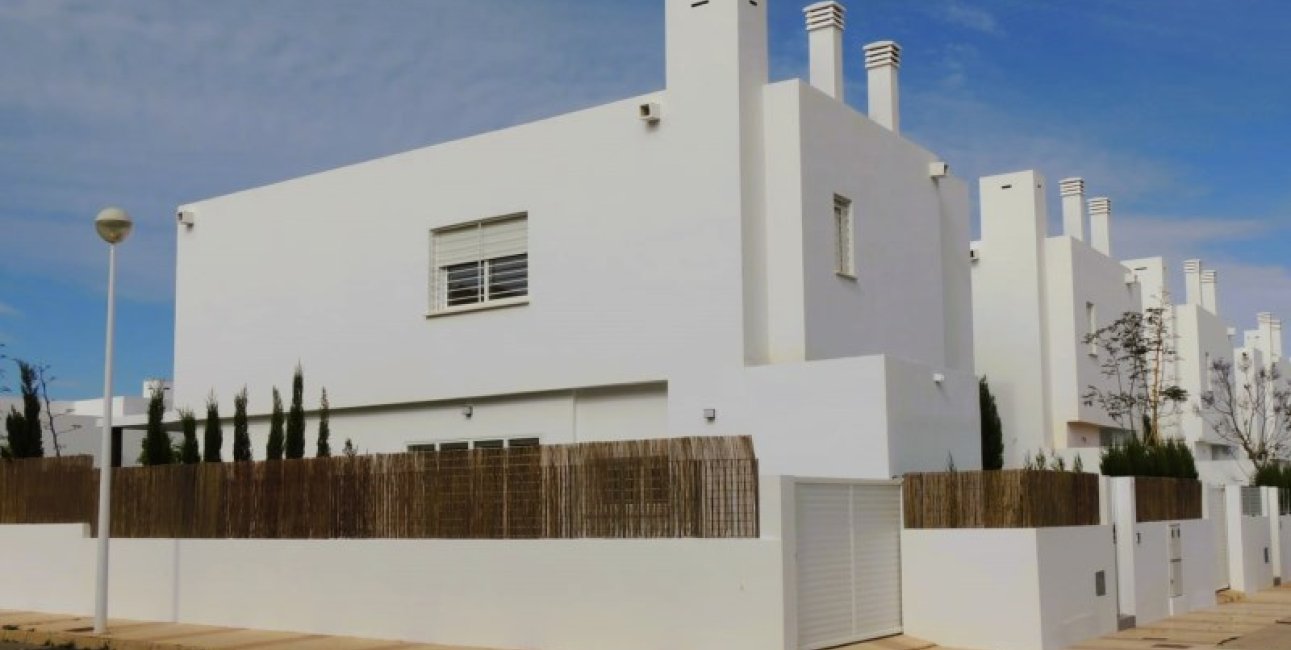 Resale - Villa -
La Manga del Mar Menor - Cartagena