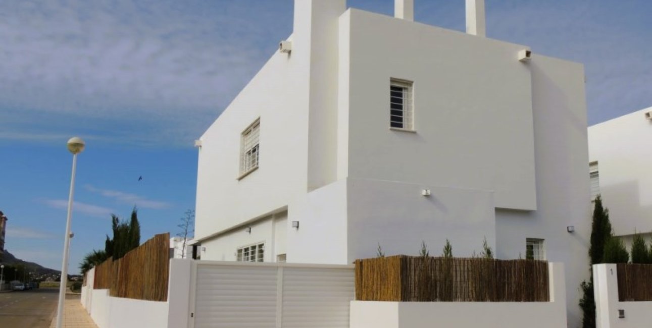 Resale - Villa -
La Manga del Mar Menor - Cartagena