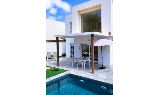 Resale - Villa -
La Manga del Mar Menor - Cartagena